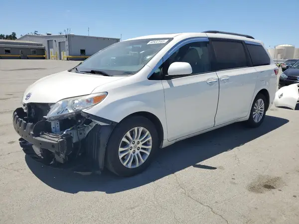 5TDYZ3DC7HS881254 2017 TOYOTA SIENNA - Image 1