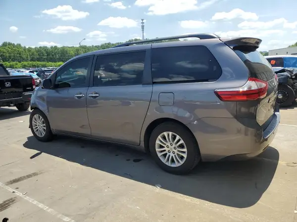 5TDYZ3DC7HS888334 2017 TOYOTA SIENNA - Image 2