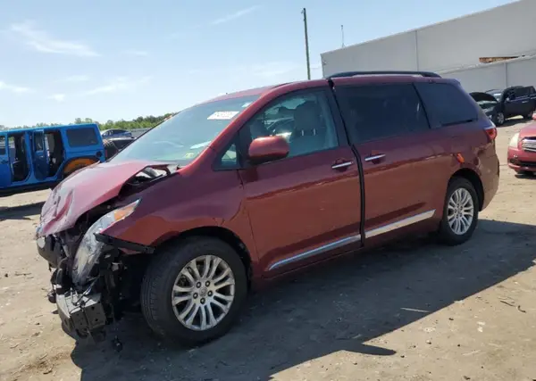 5TDYZ3DC7HS891072 2017 TOYOTA SIENNA - Image 1