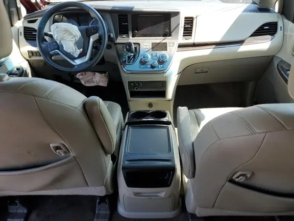5TDYZ3DC7HS891072 2017 TOYOTA SIENNA - Image 8