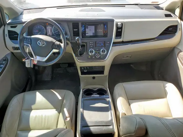 5TDYZ3DC7HS893002 2017 TOYOTA SIENNA - Image 8