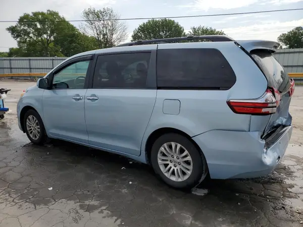 5TDYZ3DC7HS893436 2017 TOYOTA SIENNA - Image 2