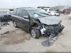 5TDYZ3DC7HS897261 2017 TOYOTA SIENNA