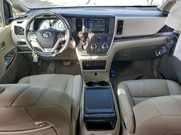5TDYZ3DC7HS899611 2017 TOYOTA SIENNA - Image 8