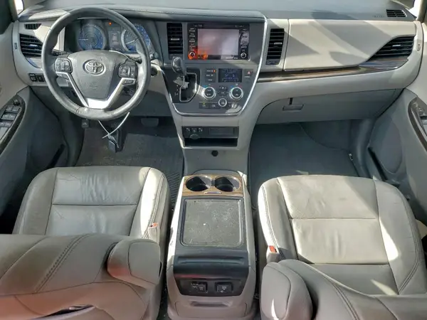 5TDYZ3DC7JS901976 2018 TOYOTA SIENNA - Image 8