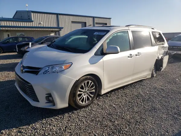 5TDYZ3DC7JS903470 2018 TOYOTA SIENNA - Image 1