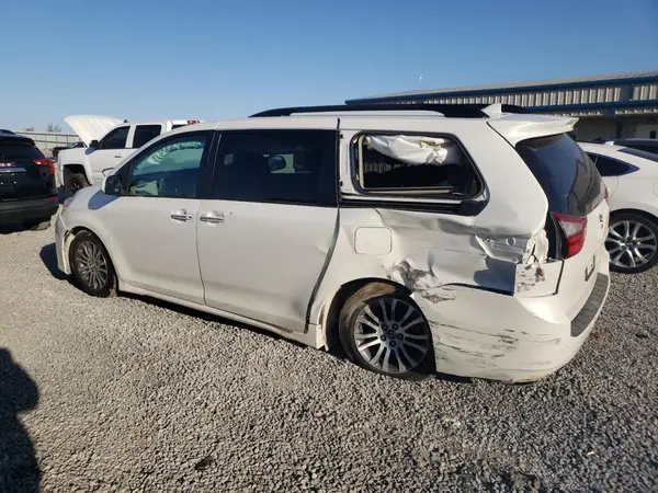 5TDYZ3DC7JS903470 2018 TOYOTA SIENNA - Image 2