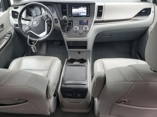5TDYZ3DC7JS905347 2018 TOYOTA SIENNA - Image 8