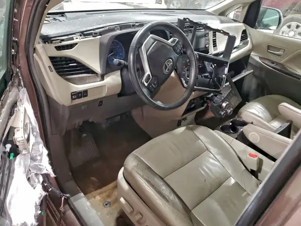 5TDYZ3DC7JS906305 2018 TOYOTA SIENNA - Image 8
