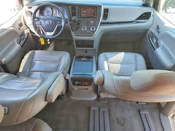 5TDYZ3DC7JS917403 2018 TOYOTA SIENNA - Image 8