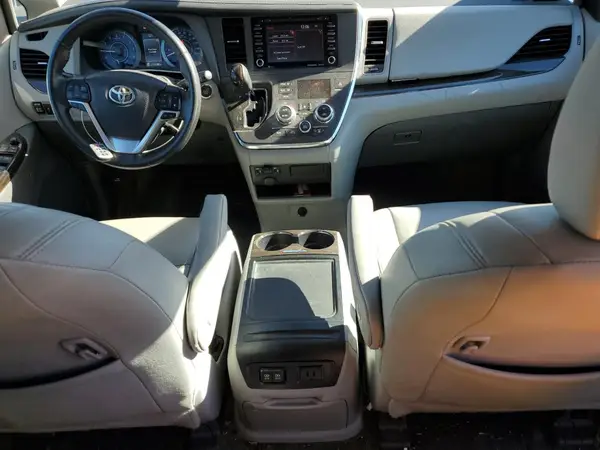 5TDYZ3DC7JS918177 2018 TOYOTA SIENNA - Image 8