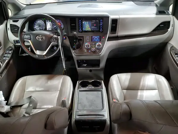 5TDYZ3DC7JS924089 2018 TOYOTA SIENNA - Image 8