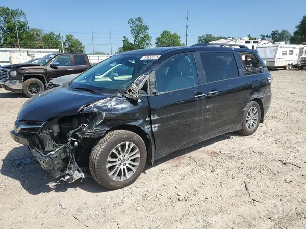 5TDYZ3DC7JS932841 2018 TOYOTA SIENNA - Image 1