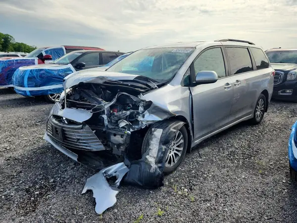 5TDYZ3DC7JS938249 2018 TOYOTA SIENNA - Image 1