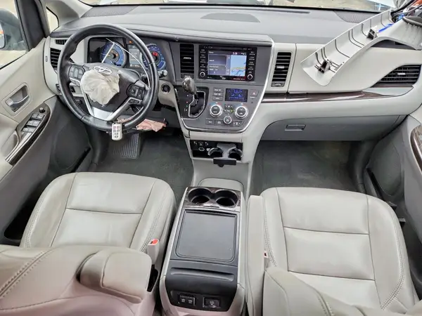 5TDYZ3DC7JS938249 2018 TOYOTA SIENNA - Image 8