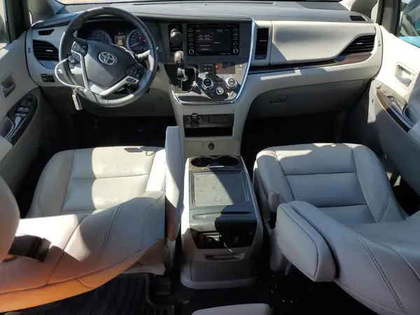 5TDYZ3DC7JS938851 2018 TOYOTA SIENNA - Image 8