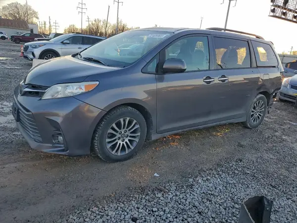 5TDYZ3DC7JS941250 2018 TOYOTA SIENNA - Image 1