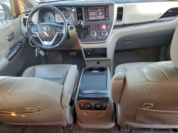 5TDYZ3DC7JS941250 2018 TOYOTA SIENNA - Image 8