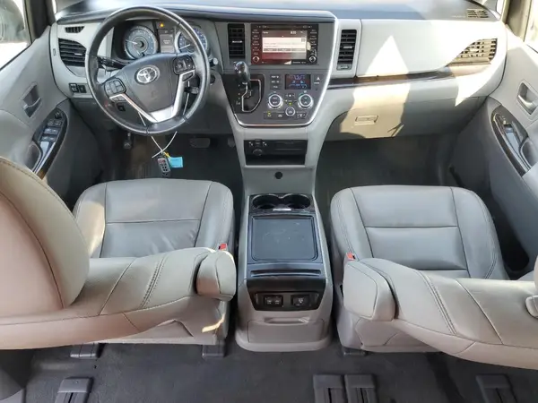 5TDYZ3DC7JS941426 2018 TOYOTA SIENNA - Image 8