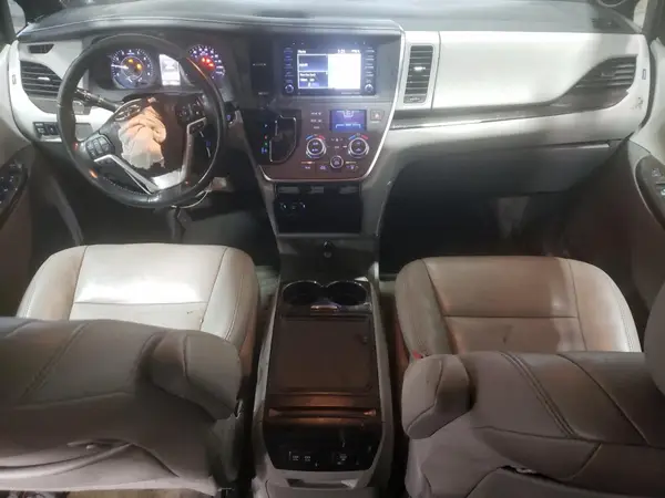 5TDYZ3DC7JS943287 2018 TOYOTA SIENNA - Image 8