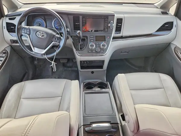 5TDYZ3DC7JS943449 2018 TOYOTA SIENNA - Image 8
