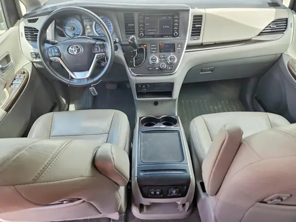 5TDYZ3DC7JS944665 2018 TOYOTA SIENNA - Image 8