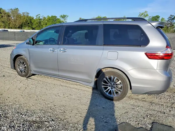 5TDYZ3DC7JS952636 2018 TOYOTA SIENNA - Image 2