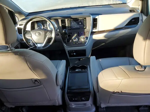 5TDYZ3DC7JS952636 2018 TOYOTA SIENNA - Image 8