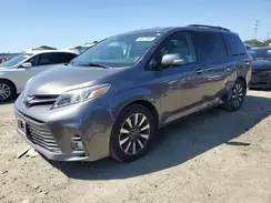5TDYZ3DC7JS954063 2018 TOYOTA SIENNA