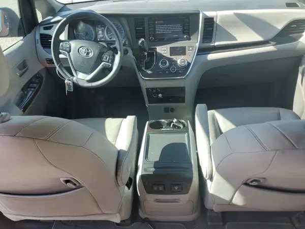 5TDYZ3DC7JS955987 2018 TOYOTA SIENNA - Image 8