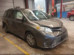 5TDYZ3DC7JS957996 2018 TOYOTA SIENNA