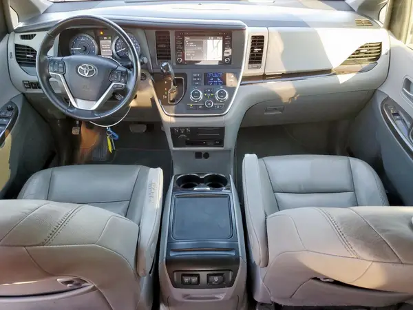 5TDYZ3DC7JS961207 2018 TOYOTA SIENNA - Image 8