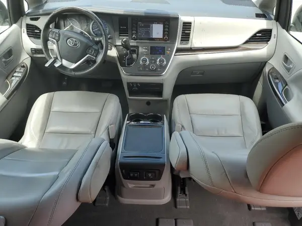 5TDYZ3DC7JS962051 2018 TOYOTA SIENNA - Image 8
