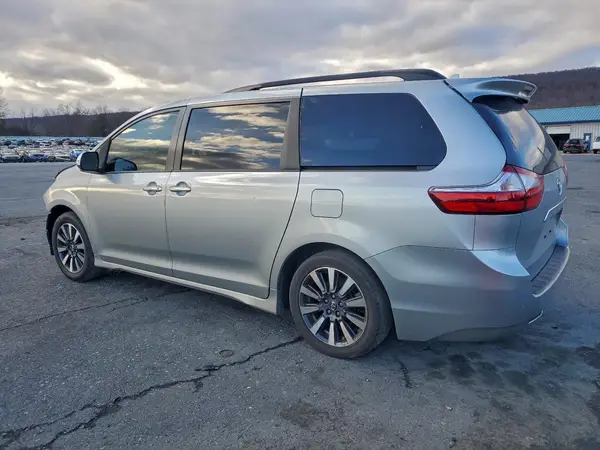 5TDYZ3DC7KS003055 2019 TOYOTA SIENNA - Image 2