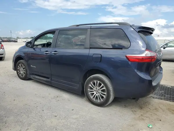 5TDYZ3DC7KS015108 2019 TOYOTA SIENNA - Image 2