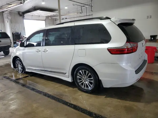 5TDYZ3DC7KS016159 2019 TOYOTA SIENNA - Image 2