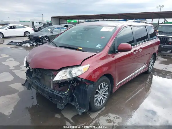 5TDYZ3DC7KS966005 2019 TOYOTA SIENNA - Image 2