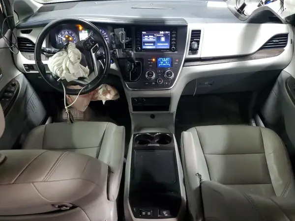 5TDYZ3DC7KS970653 2019 TOYOTA SIENNA - Image 8
