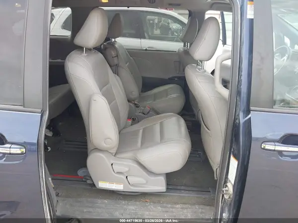 5TDYZ3DC7KS978252 2019 TOYOTA SIENNA - Image 8