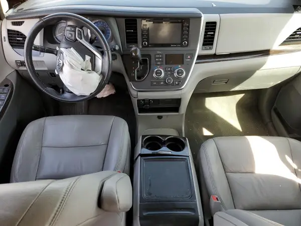 5TDYZ3DC7KS979403 2019 TOYOTA SIENNA - Image 8
