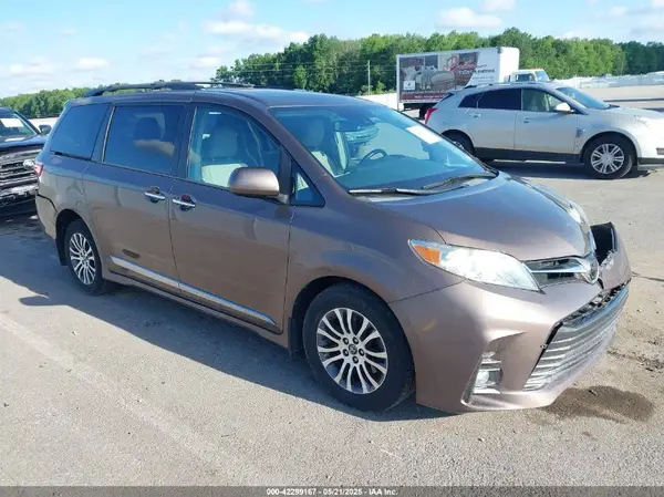 5TDYZ3DC7KS984973 2019 TOYOTA SIENNA - Image 1