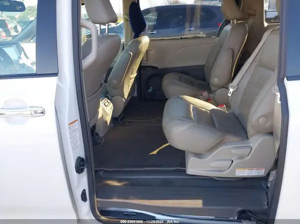 5TDYZ3DC7KS992314 2019 TOYOTA SIENNA - Image 8