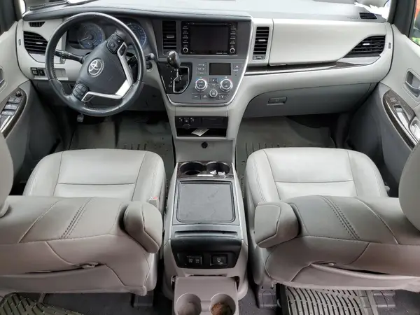 5TDYZ3DC7KS996573 2019 TOYOTA SIENNA - Image 8
