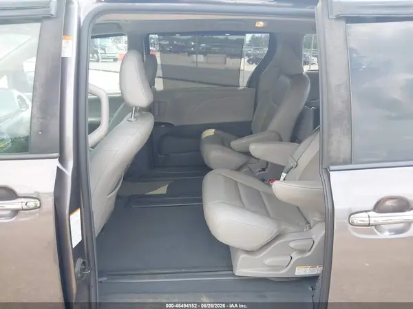 5TDYZ3DC7KS999571 2019 TOYOTA SIENNA - Image 8