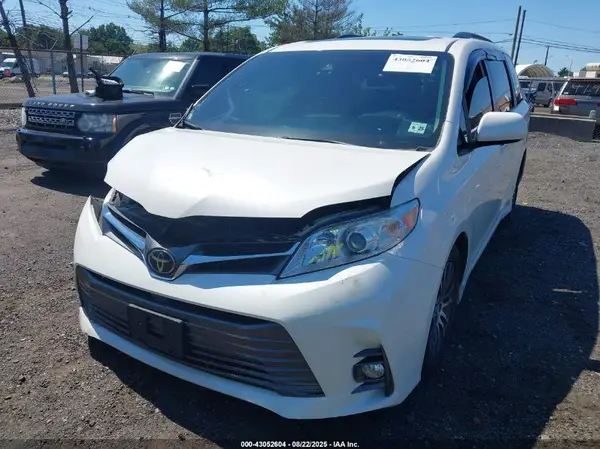 5TDYZ3DC7LS025249 2020 TOYOTA SIENNA - Image 2