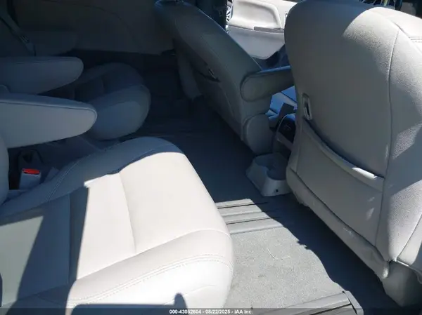 5TDYZ3DC7LS025249 2020 TOYOTA SIENNA - Image 8