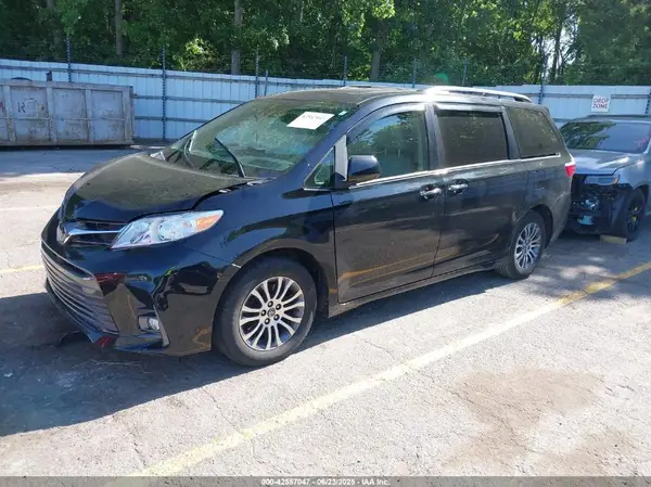 5TDYZ3DC7LS035294 2020 TOYOTA SIENNA - Image 2