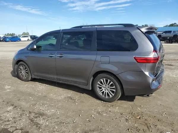 5TDYZ3DC7LS039698 2020 TOYOTA SIENNA - Image 2