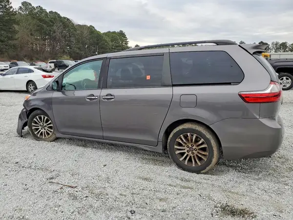 5TDYZ3DC7LS048076 2020 TOYOTA SIENNA - Image 2