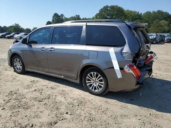 5TDYZ3DC7LS054587 2020 TOYOTA SIENNA - Image 2